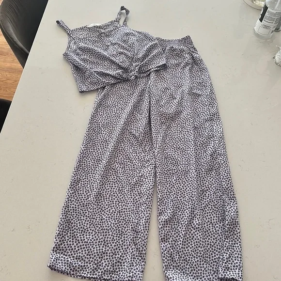 H&M 2 piece set, top and pants size US 16- girls - Picture 1 of 5